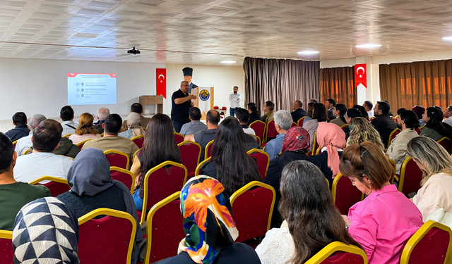 Sivaslı’da Öğretmenlere Ortak Sınav Sistemi Anlatıldı