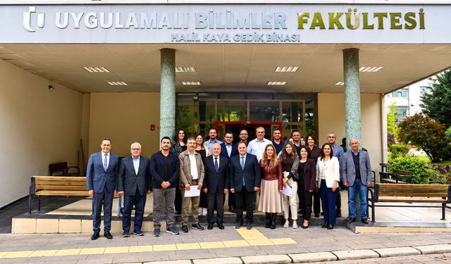 Uşak Üniversitesi Rektörü Demir’den Başarılı Akademisyenlere Teşekkür Belgesi