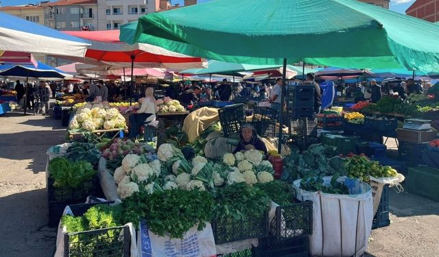 Uşak Çarşamba Pazarı’nda Fiyatlar Belli Oldu