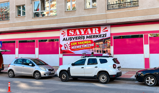 Uşak'ta Kapanan Marketin Yerine Sayar Geliyor