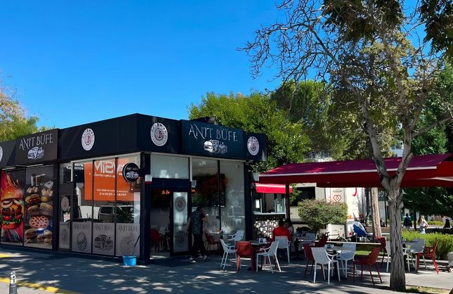 Uşak’ta Anıt Büfe Hizmete Açıldı