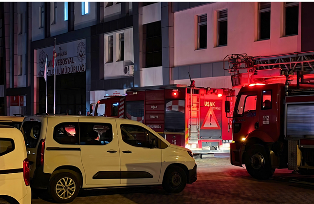 Uşak’ta  Bir Kamu Kurumu Yanmaktan Son Anda Kurtuldu