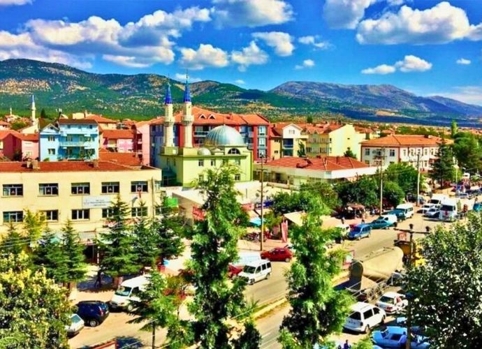 Sivaslı’da 5 Taşınmaz İcradan Satışa Çıkarıldı