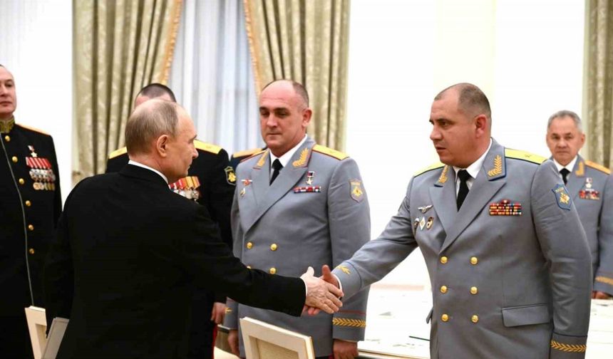 Putin: “Askerlerimizin üstünde sinek gibi İHA’lar uçuyor”