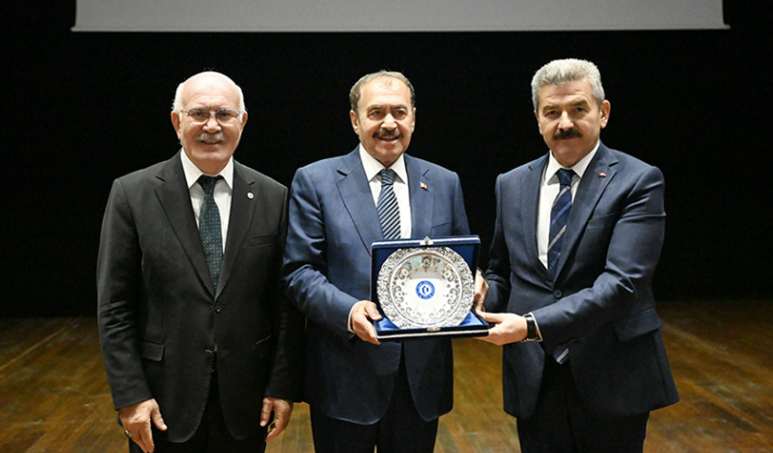 Eski Orman ve Su İşleri Bakanı Prof. Dr. Eroğlu'dan Uşak'ta Tarih Boyunca Teknolojik Gelişmeler konferansı