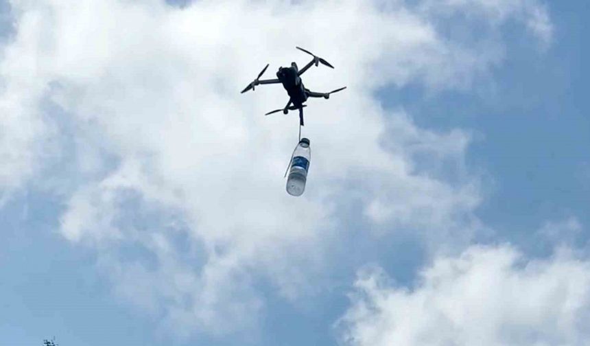 Dron ile çay bahçesine su servisi yaptılar