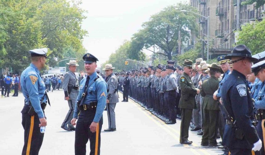 New York’ta öldürülen polis memuru İslam son yolculuğuna uğurlandı