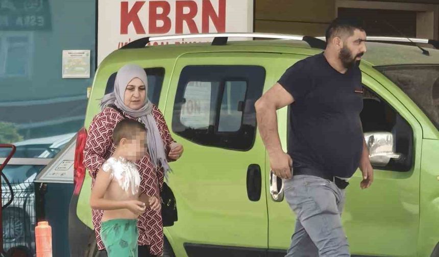 Üzerine parfüm sıkarak çakmak çakan çocuk yaralandı