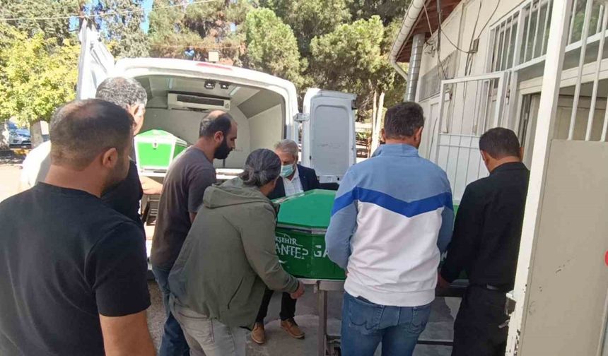 Trafik kazası  3 kardeşi ayırdı.