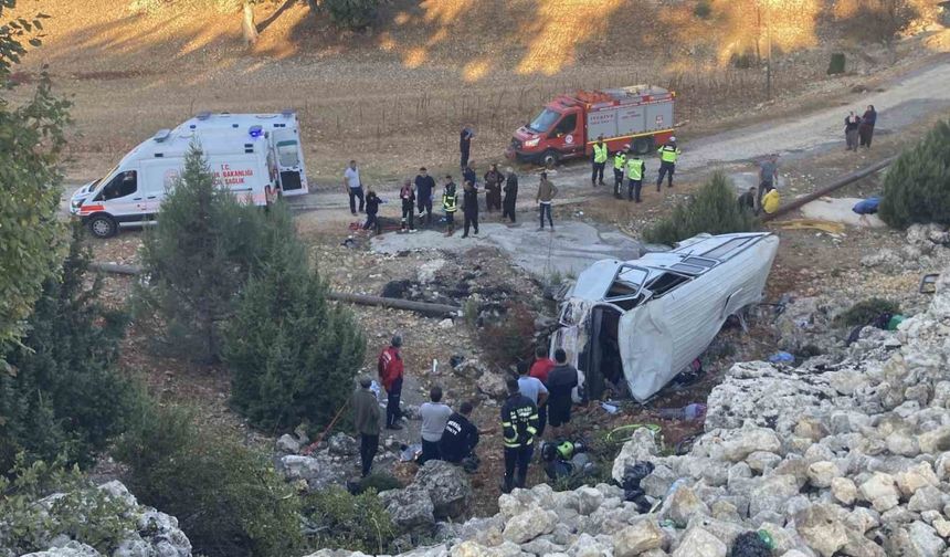 İşçi servisi şarampole devrildi: 5 ölü, 14 yaralı