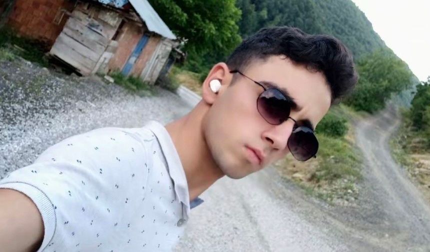 Kestiği ağacın altında kalıp hayatını kaybetti