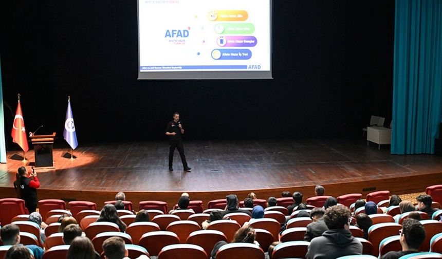Uşak Üniversitesi, “Bilinçli Toplum, Zararsız Afet" Etkinliği Düzenlendi