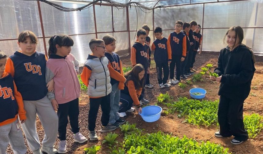 Uşak’ta Okul Sera Projesi Uygulamasında 15’inci Sera Hizmete Girdi