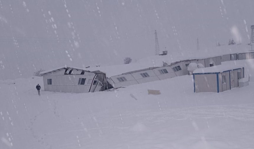 Hastane şantiyesinde çökme paniği
