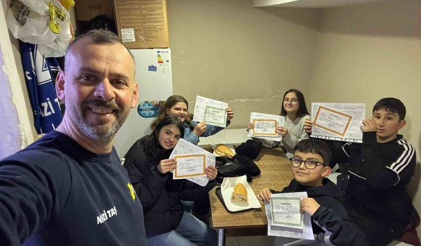 Takdir ve teşekkür belgesi getiren bedava döner yedi