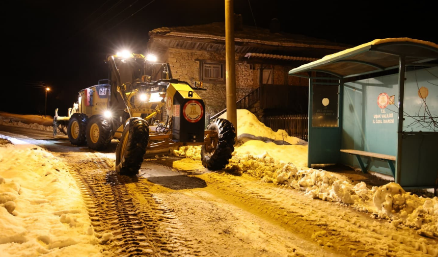 Uşak'ta kar sonrası kapanan yollar ulaşıma açıldı