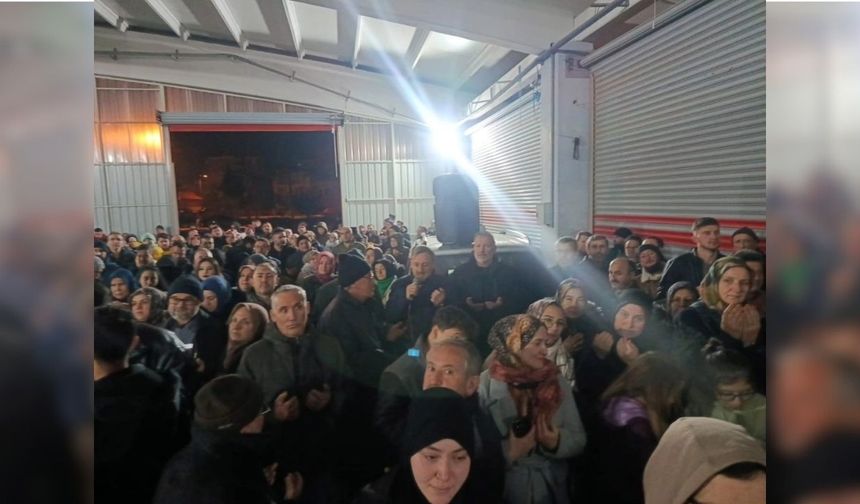 Uşak’tan umreye gidecek vatandaşlar dualarla uğurlandı