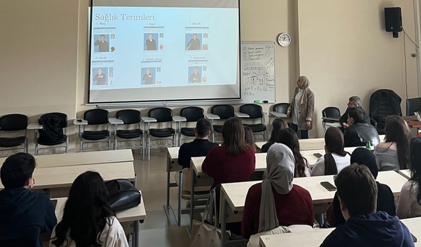 Uşak’ta Tıp Öğrencilerine İşaret Dili Eğitimi Verildi