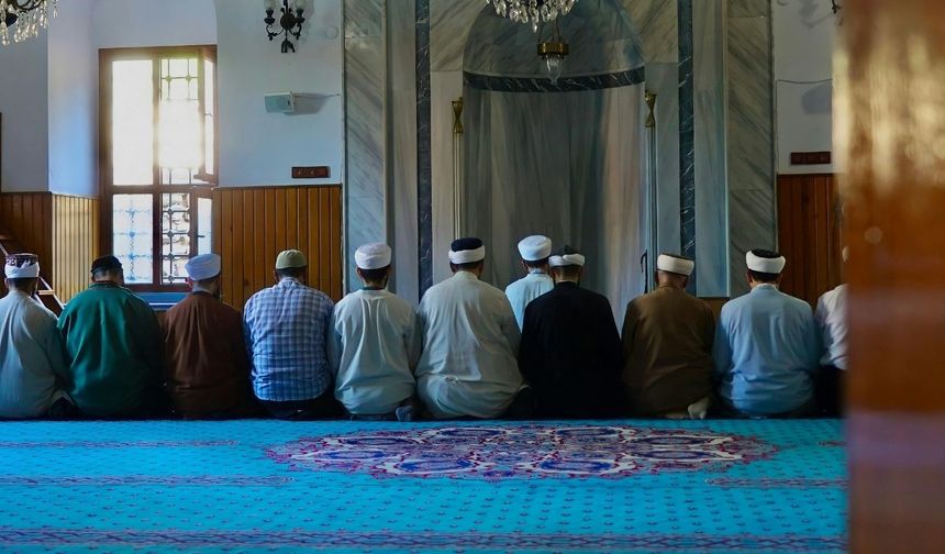 Uşak'ta Enderun Usulü Teravih Namazları Farklı Camilerde Kılınacak