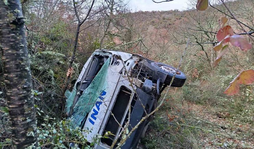 Servis Aracından Korkutan Kaza