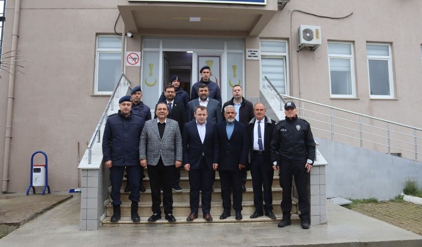 Eşme’de Bayramda Görev Başındaki Personele Anlamlı Ziyaret