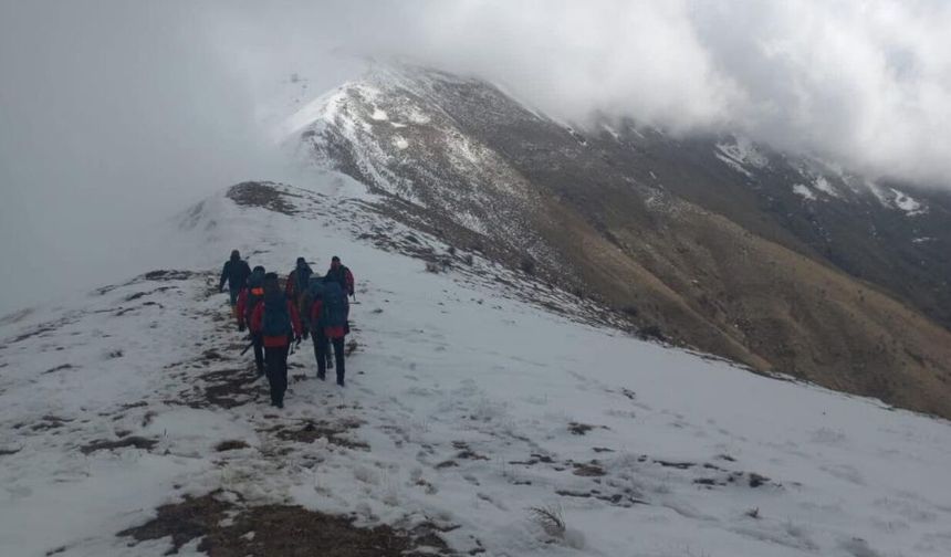 Komşu İlçede Kaybolan Dağcıdan Yeni İzler Bulundu