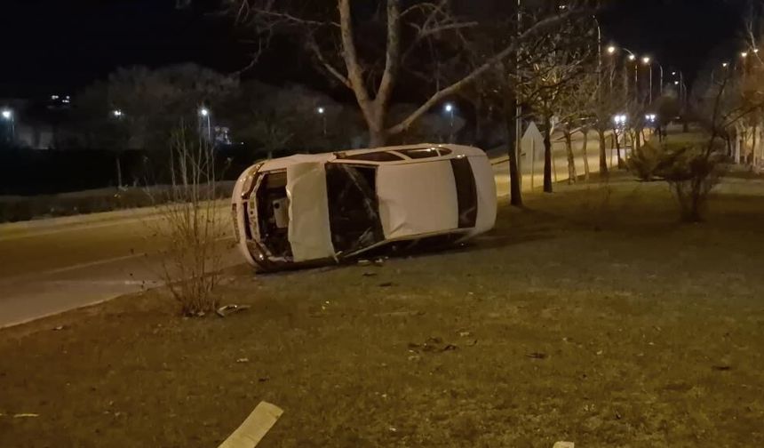 Kontrolden Çıkan Araç Takla Attı