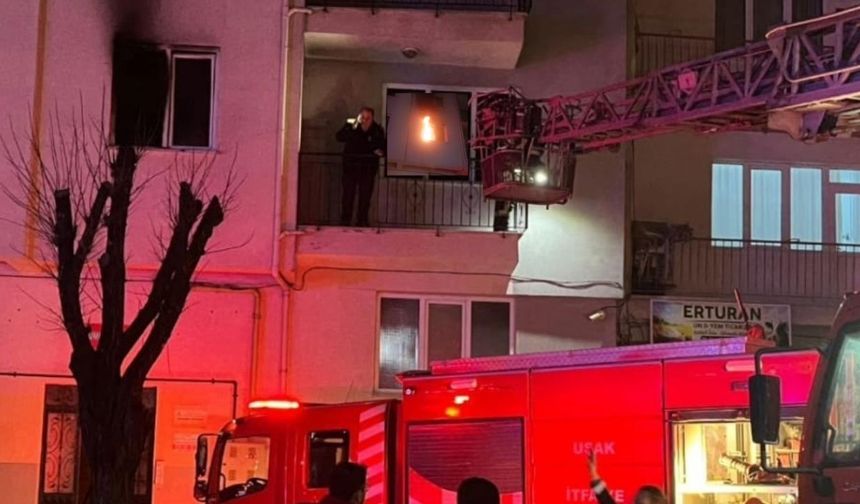 Soğuk Uşak gecesi alevlerle ısındı