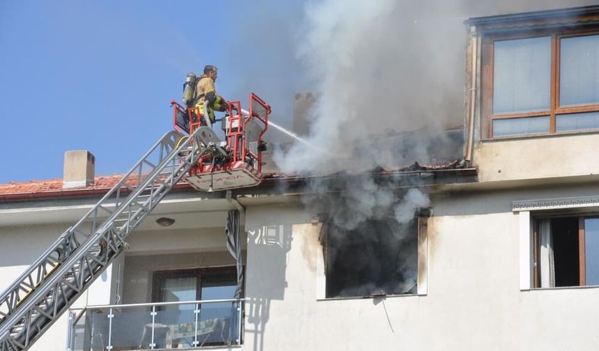 4 Katlı Binada Korkutan Yangın