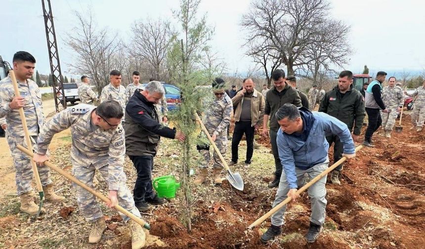 Uşak’ta Mehmetçik Hatıra Ormanı’nda Geleceğe Nefes Etkinliği