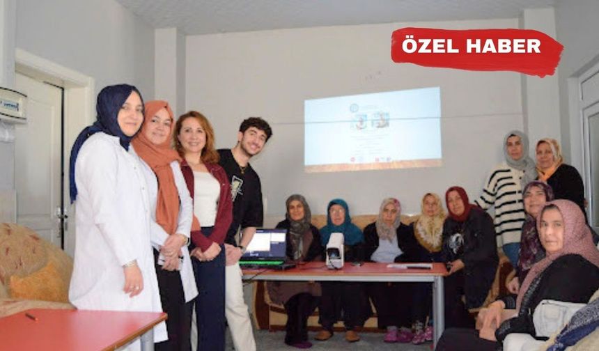 Uşak’ta gençler yaşlılara dijital eğitim verdi