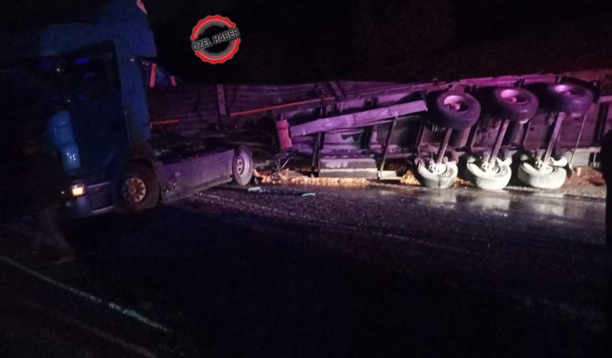 Uzunoluk’ta Tır Devrildi