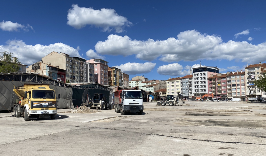 Uşak Belediyesi’nden Çarşamba Pazarı Duyurusu