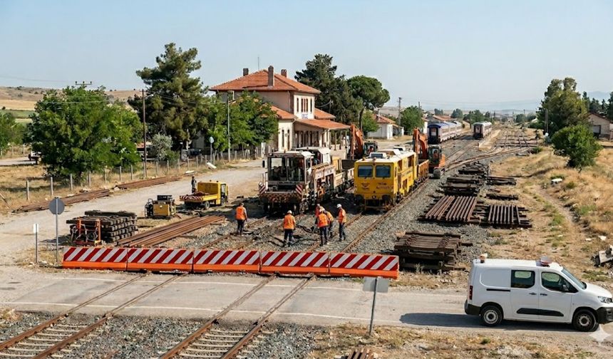 Uşak -İzmir Hattı Demiryolu Ulaşımına Bakım Molası: Seferler  Durdurulacak