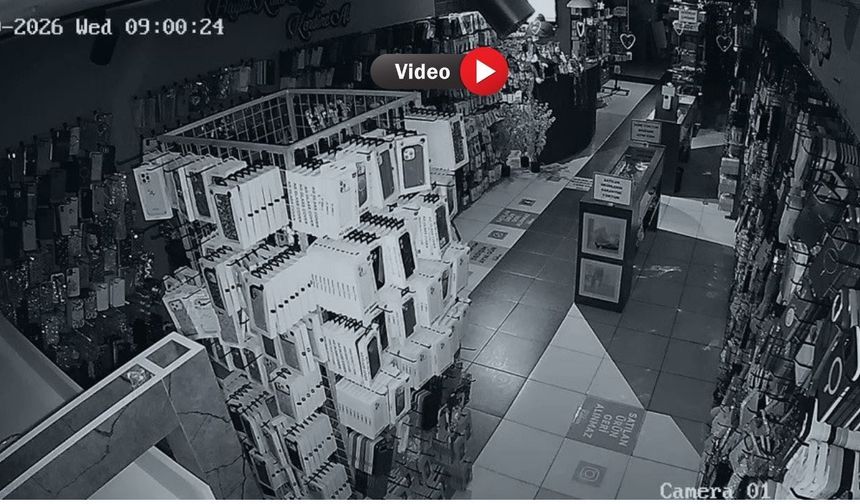 Korku dolu anlar işyeri kamerasına yansıdı