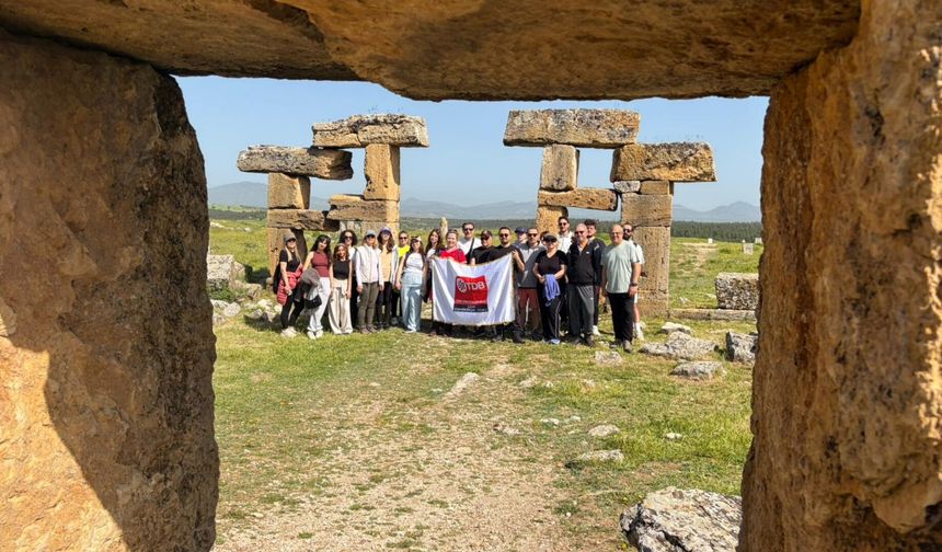Diş Hekimlerinden Tarih ve Doğa İçinde Anlamlı Anneler Günü Yürüyüşü