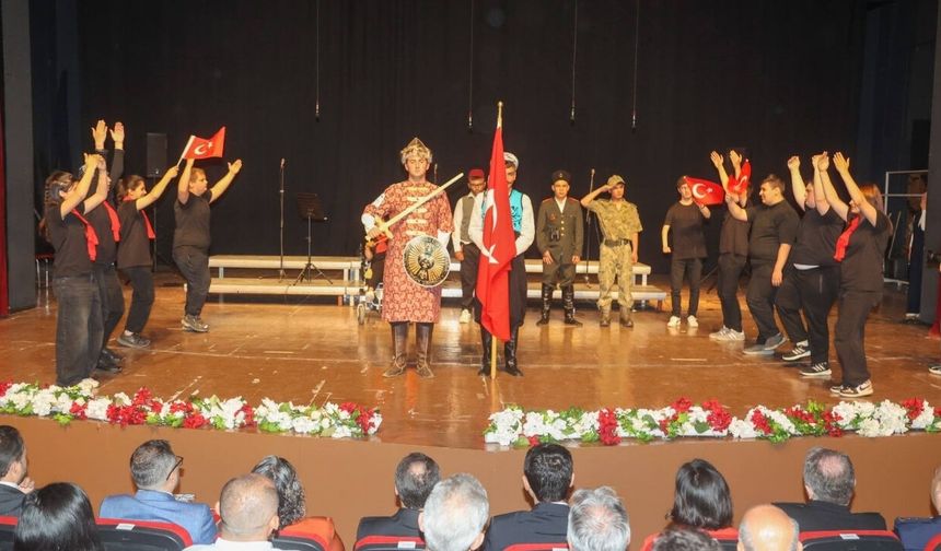 Uşak’ta Özel Öğrenciler Ayakta Alkışlandı