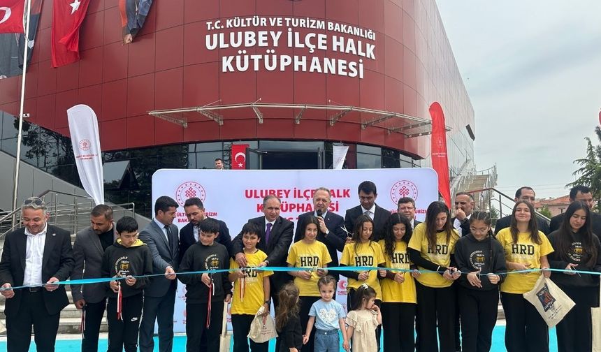Kültür ve Turizm Bakan Yardımcısı Gökhan Yazgı Uşak’ta kütüphane açtı