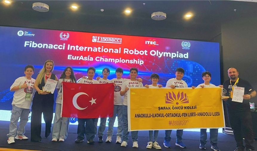 Uşak Ortaokul Robotik Takımlarından Uluslararası Gurur