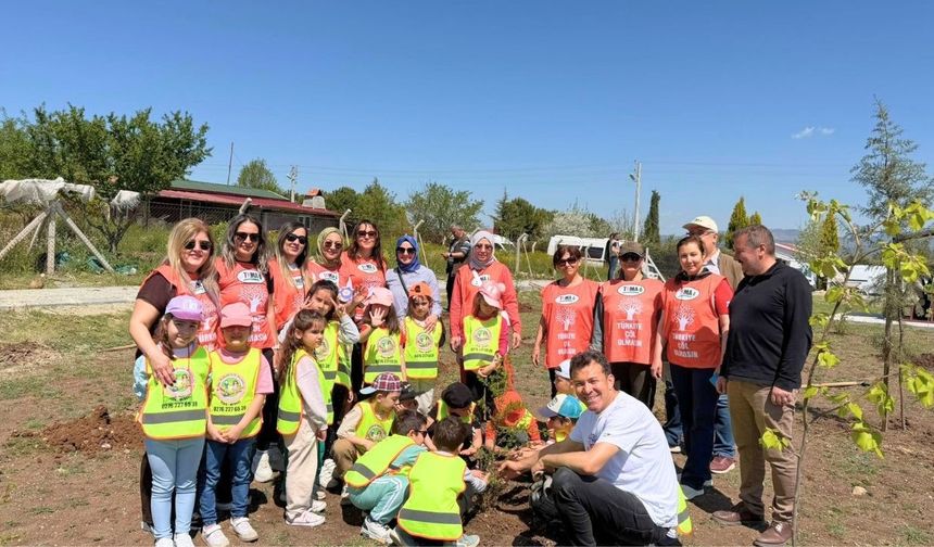 TEMA Uşak Muharremşah Mahallesi’nde Umut Yeşertti