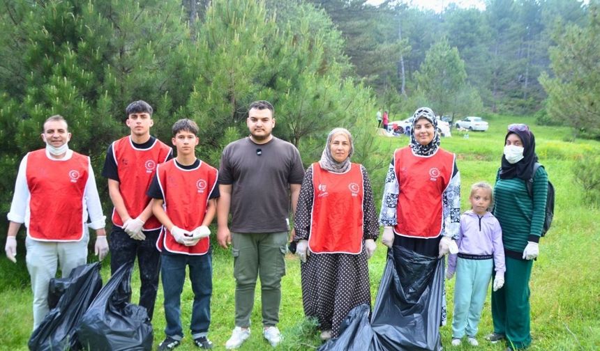 BTP Uşak Gençlik Kolları’ndan Çevre Temizliği