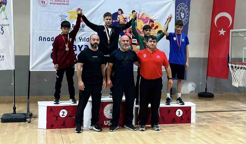 Yunusemreli güreşçilerden Uşak'tan 3 madalya