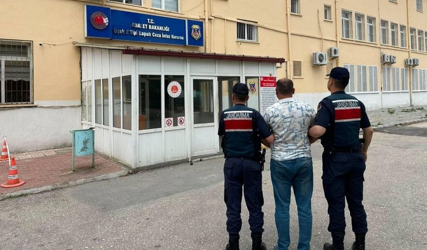 Uşak'ta Okul Çevrelerinde 8 Aranan Şahıs Yakalandı