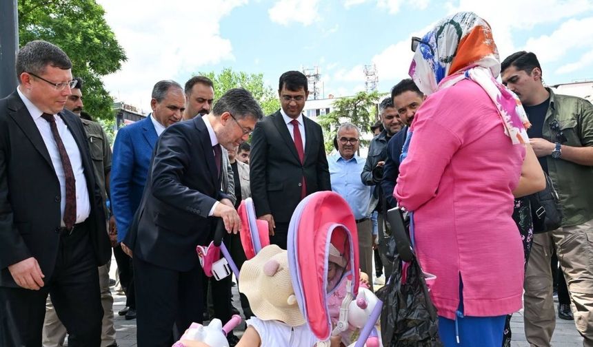 Bakan Yumaklı Uşak Valiliğini Ziyaret Etti