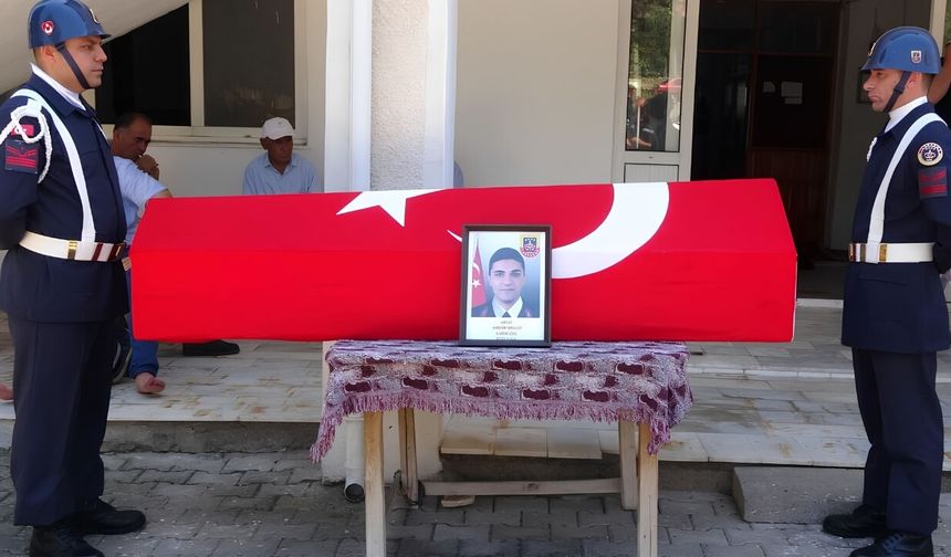 Kazada Hayatını Kaybeden Uzman Çavuş Uşak'ta Son Yolculuğuna Uğurlandı