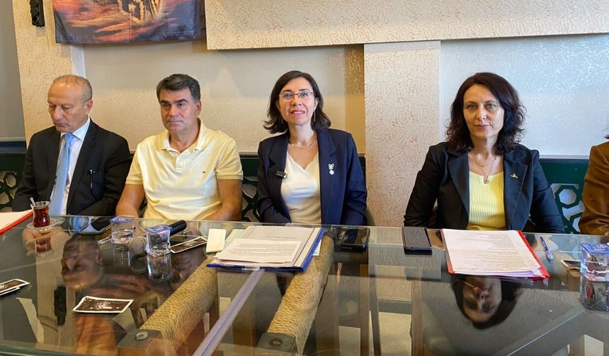 Uşak'ta 1,2 Milyar Liralık Borç Açıklandı, Tramvay Rafa Kalktı