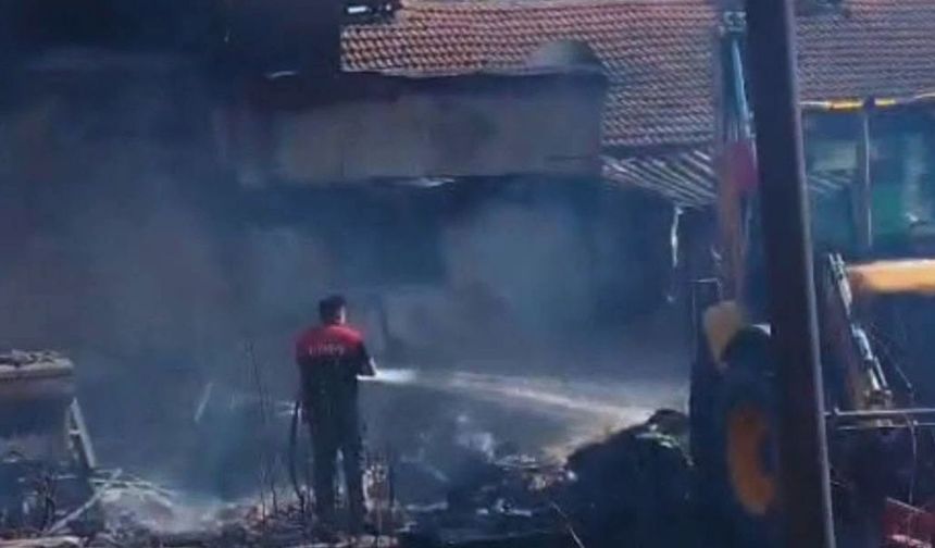 Uşak’ın Banaz İlçesinde Ev Yandı