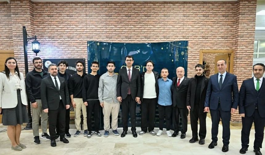 "Uşak Valisi'nden Gençlere Davet: 'Tercihiniz Uşak Üniversitesi Olsun”