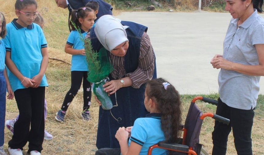 Uşak Kent Konseyi Köy Okullarını Renklendirdi
