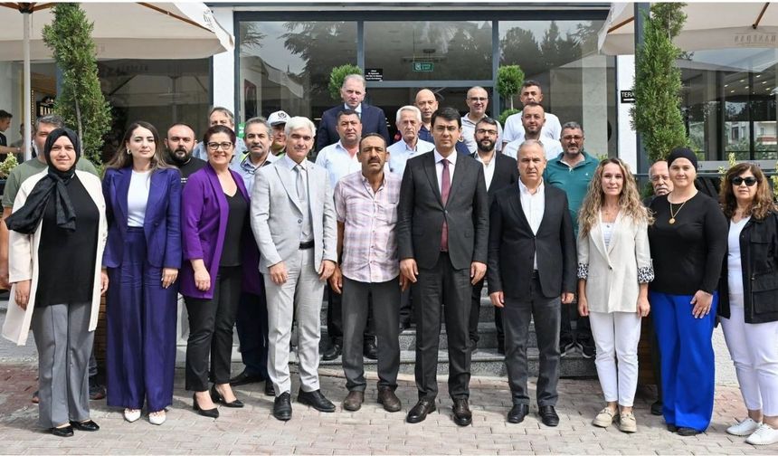 Uşak Valisi Kartal, Mahalle Muhtarlarıyla Kahvaltıda Buluştu